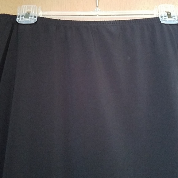 Black hi low skirt - Picture 2 of 6